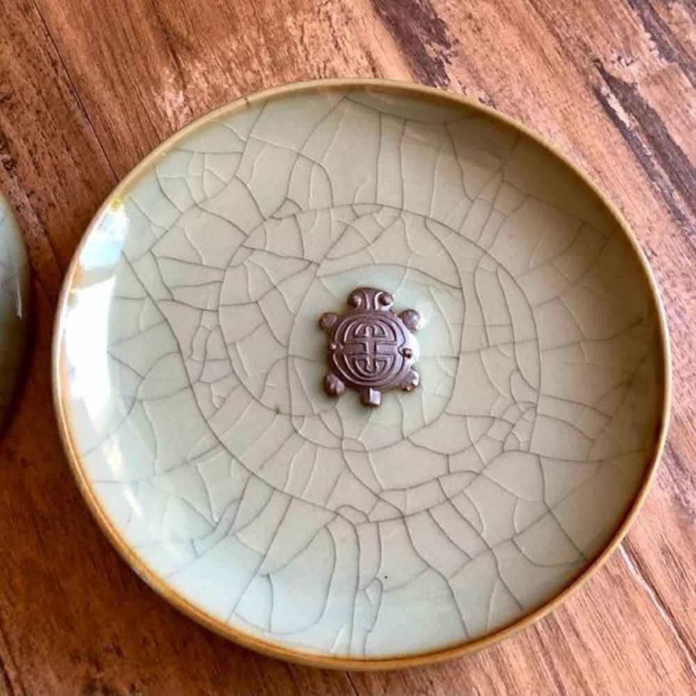 2 1980s Longquan Celadon Wares Sage Green Turtle Motif Art Plates—original VNT - Picture 9 of 16